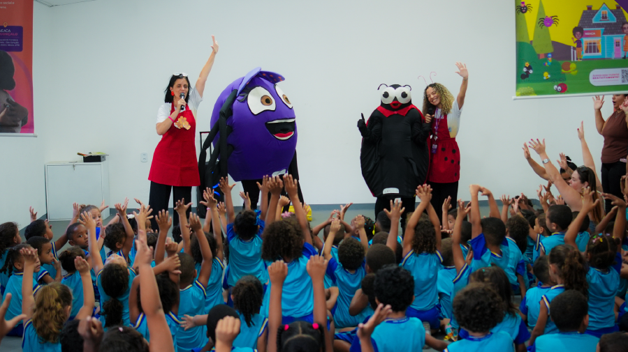 Arana e sua turma - Teatrinho com bonecos